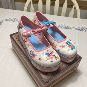 Kitschy Blanket Chocolaticas